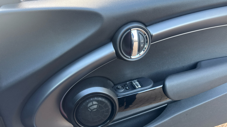 MINI Hatchback 2.0 Cooper S Exclusive Premium Plus 3dr Auto Petrol Hatchback